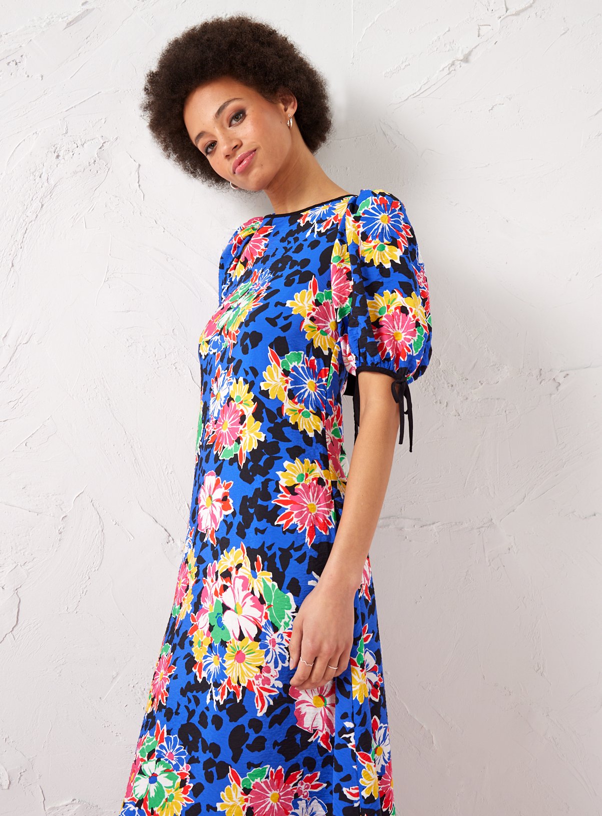 EVERBELLE Floral Revere Tie Back Midaxi Dress 8 - Image 2 thumbnail
